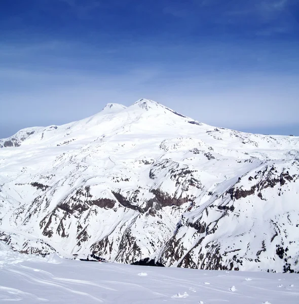 エルブルス山の全景 — ストック写真