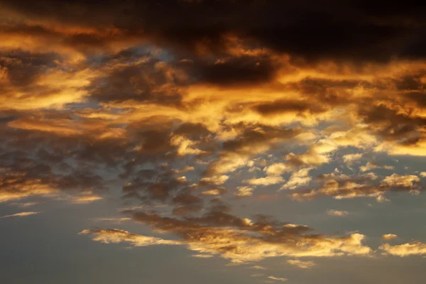 Fiery sunset sky on summer sea — Stock Photo, Image
