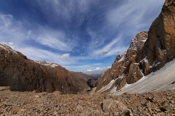 Vue de dessus de la vallée. Turquie, partie centrale des monts taurus — Photo