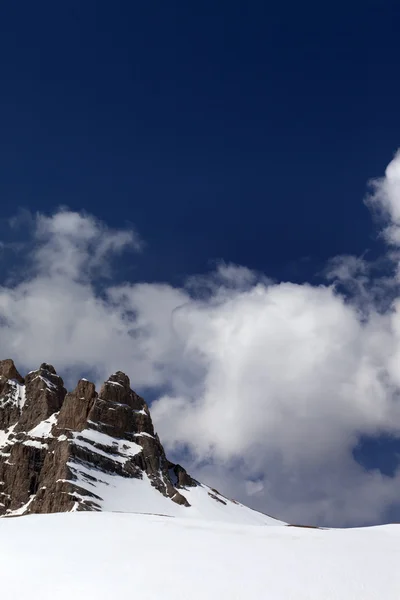 Rock and snowy pass — Stock Photo, Image