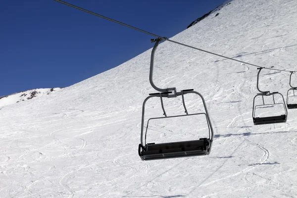 Chair-lift at ski resort — Stock Photo, Image