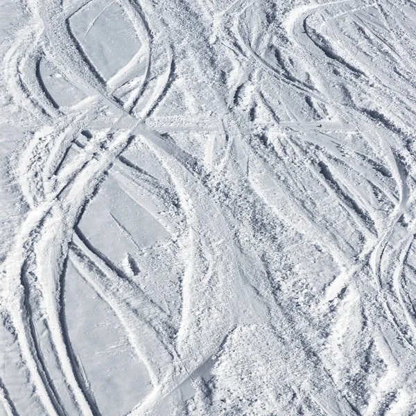 Snowy Ski Slope Trace Skis Snowboards Sun Winter Day — Stock Photo, Image