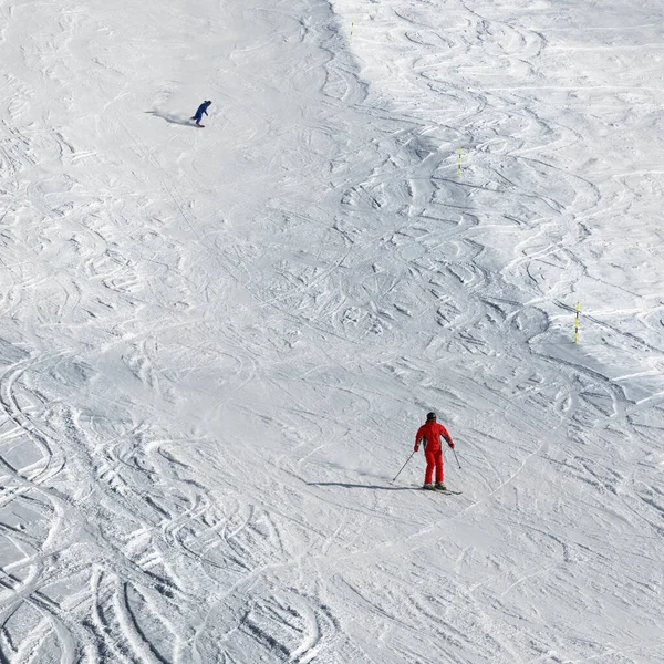 Skier Snowboarder Downhill Snowy Ski Slope Sun Winter Day Georgia — Stock Photo, Image