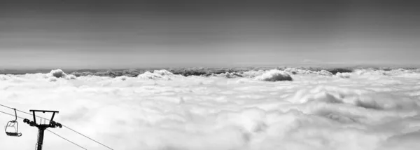 Panorama Blanco Negro Montañas Bajo Las Nubes Bonito Día Del —  Fotos de Stock