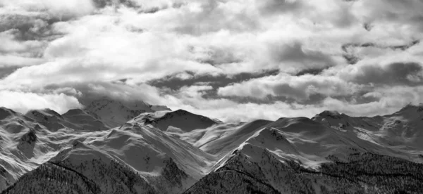 Black White Panoramic View Snowy Mountains Cloudy Sky Evening Caucasus — Stock Photo, Image