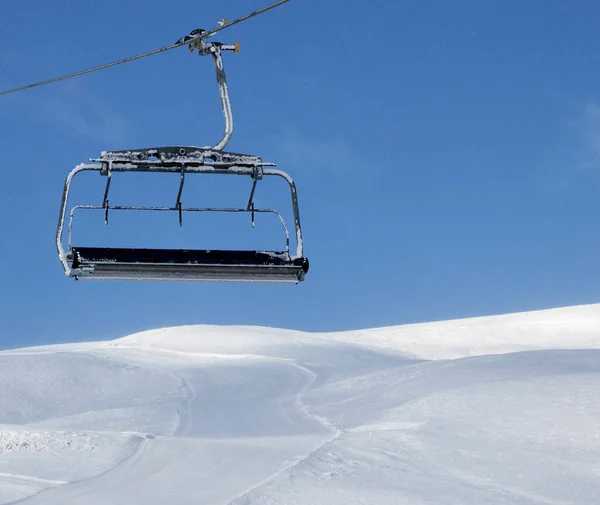 Ski Slope Chair Lift Ski Resort Blue Sky Falling Snow — Stock Photo, Image