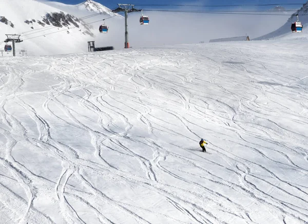 Skier Downhill Snowy Ski Slope Trace Skis Snowboards Gondola Lift — Stock Photo, Image
