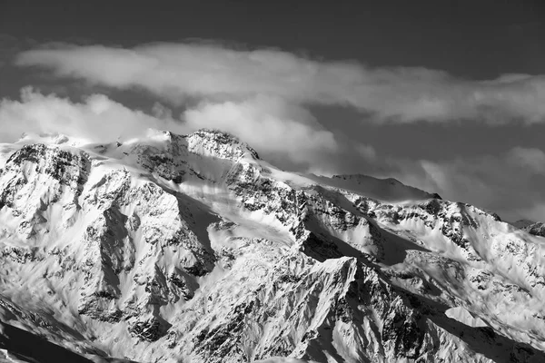 Svart Och Vit Vinter Snöiga Berg Trevlig Solig Kväll Kaukasusbergen — Stockfoto