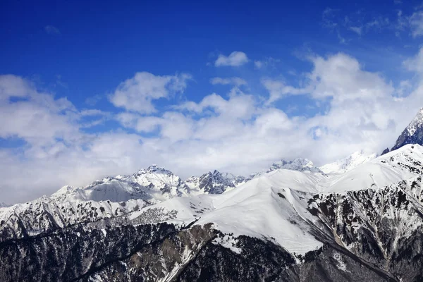 Χιονισμένα Βουνά Στα Σύννεφα Καύκασος Βουνά Περιοχή Svaneti Της Γεωργίας — Φωτογραφία Αρχείου