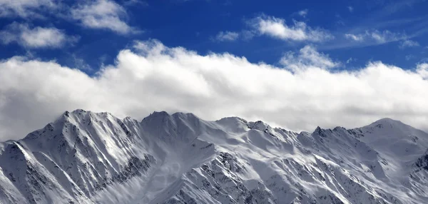 Vue Panoramique Sur Neige Les Montagnes Hivernales Ciel Nuageux Soirée — Photo