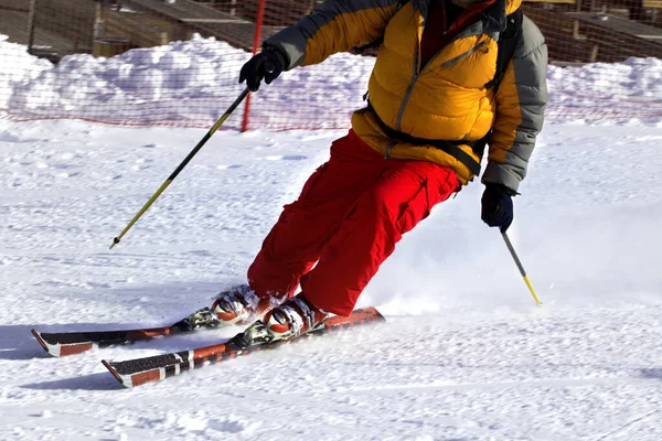 Ski Finish Afdaling Zonnige Winterdag — Stockfoto