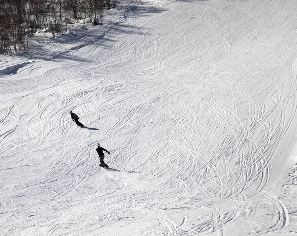 Snowboarders Ski Slope Sun Winter Day Caucasus Mountains Hatsvali Svaneti — Stock Photo, Image