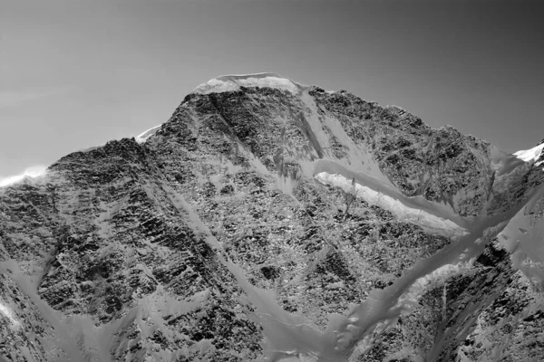 Vista Blanco Negro Las Montañas Con Nieve Noche Invierno Monte —  Fotos de Stock