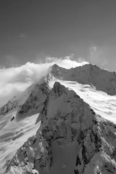 Schwarz Weißer Blick Auf Hohe Winterberge Schnee Kaukasus Region Dombay — Stockfoto