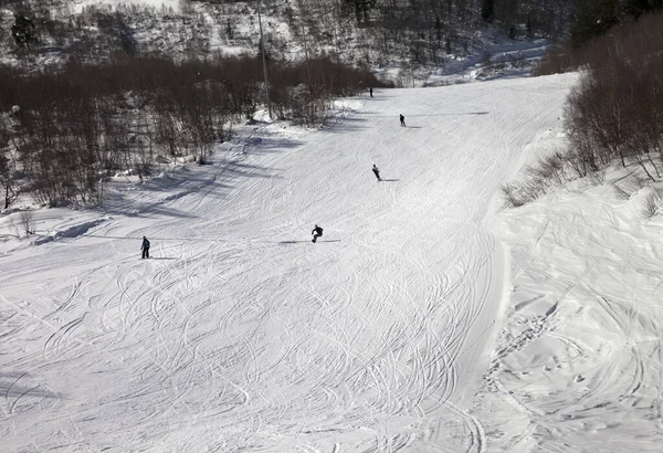 Snowboarders Skieurs Sur Piste Ski Jour Hiver Montagnes Caucase Hatsvali — Photo