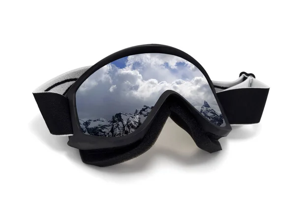 Skibril Met Reflectie Van Winter Sneeuw Bergen Geïsoleerd Witte Achtergrond — Stockfoto