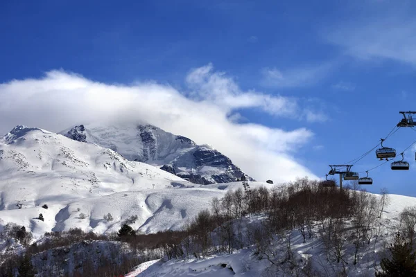 Elevador Esqui Declive Piste Montanha Nuvens Montanhas Cáucaso Monte Tetnuldi — Fotografia de Stock
