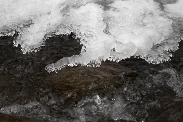 Mountain Stream Figured Ice Crust Winter Selective Focus — Fotografia de Stock