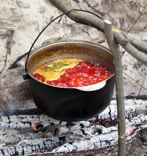 Borscht Ukrainian Traditional Soup Cooking Sooty Cauldron Campfire Selective Focus — Stock Photo, Image