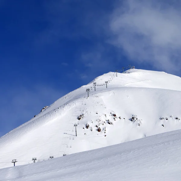 Seilbahn Auf Skigebiet Sonnigen Wintermorgen Kaukasus Georgien Region Gudauri Sadzele — Stockfoto