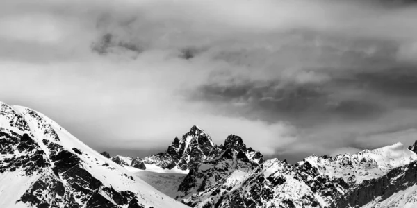 Vista Panorámica Blanco Negro Desde Pista Esquí Montaña Nieve Sol — Foto de Stock