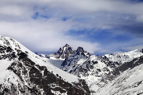 Sneeuwberg Zon Winterdag Uitzicht Vanaf Skipiste Kaukasus Bergen Regio Svaneti — Stockfoto