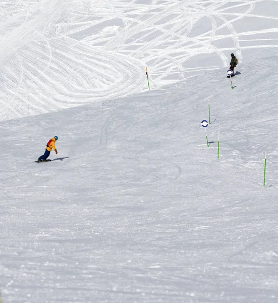 Two Snowboarders Downhill Snowy Freeride Trace Sun Cold Day Caucasus — Stok fotoğraf