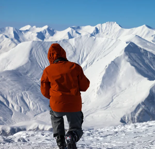 滑雪者在雪山顶上拍照 格鲁吉亚的高加索山脉 Gudauri地区 — 图库照片