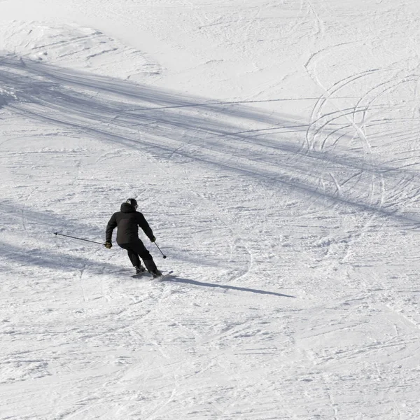 Skier Snowy Ski Slope Sun Winter Day Caucasus Mountains Hatsvali — 图库照片