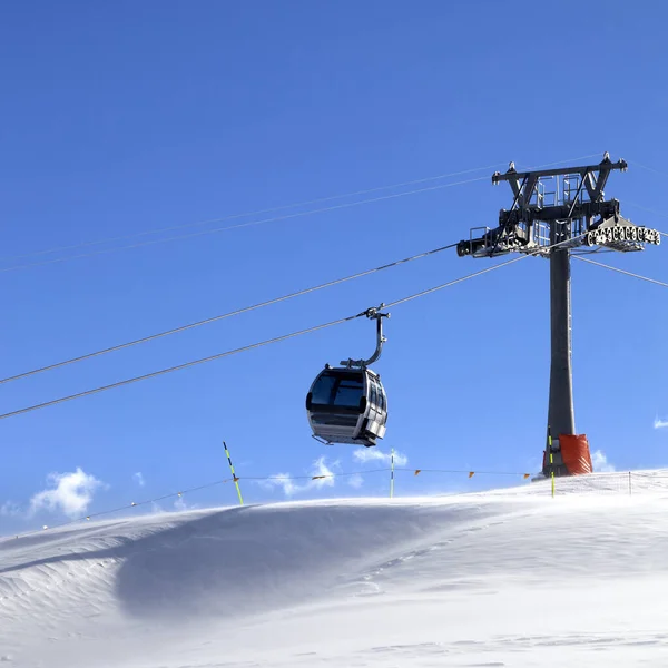 Gondola Lift Ski Resort Windy Sun Day Caucasus Mountains Winter — Zdjęcie stockowe