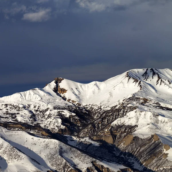 Montagne Invernali Sole Sera Nuvole Scure Montagne Del Caucaso Shahdagh — Foto Stock