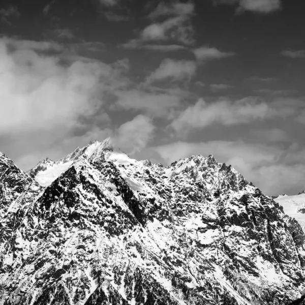 Rocas Nevadas Día Soleado Vista Desde Telesilla Hatsvali Región Svaneti —  Fotos de Stock