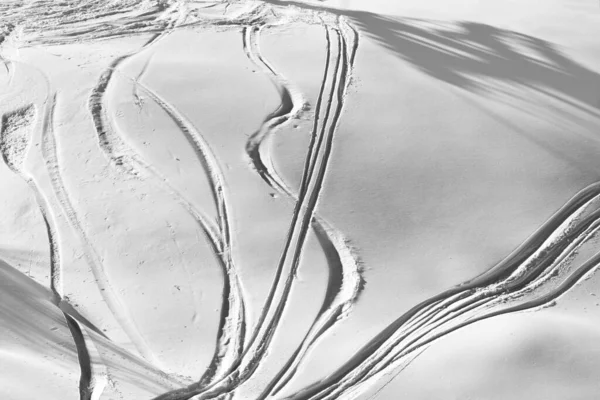 Pista Baja Blanco Negro Con Pista Esquí Snowboard Tarde Soleada —  Fotos de Stock