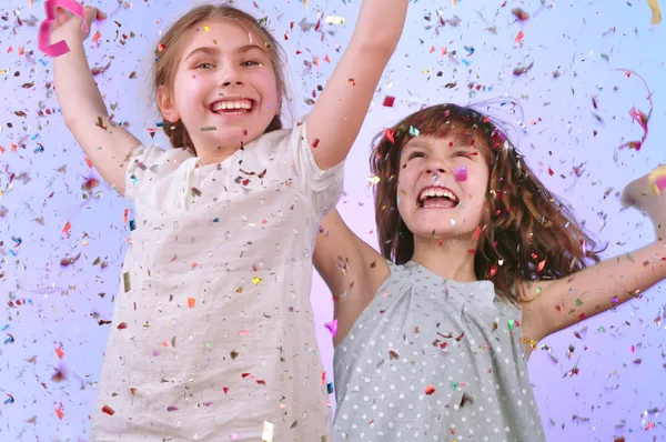 Les enfants s'amusent à la fête — Photo