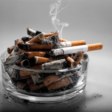 Bugün, sağlıklı arka tasarımınız için sigara durdurmak