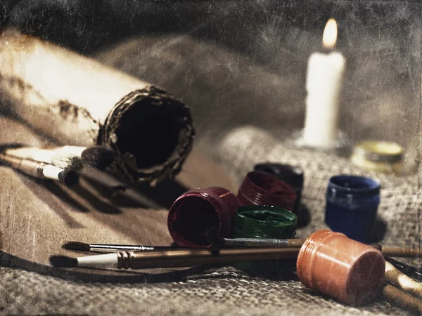 Grungy Art still life with paint and brushes — Stock Photo, Image