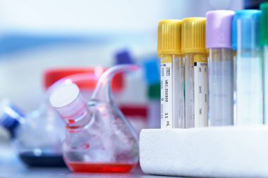 Laboratuvar içi ile soyut tıbbi ve bilimsel geçmişleri