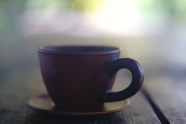 Wcześnie Rano Filiżanka Świeżej Pysznej Kawy Stole — Zdjęcie stockowe