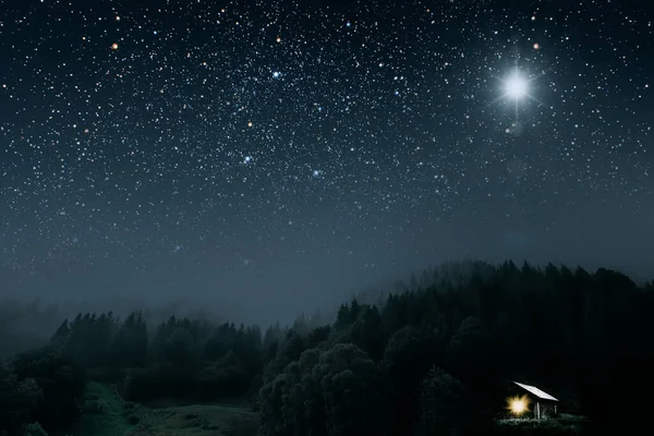 星はイエス キリストのクリスマスのマネージャーの上に輝く パノラマ — ストック写真