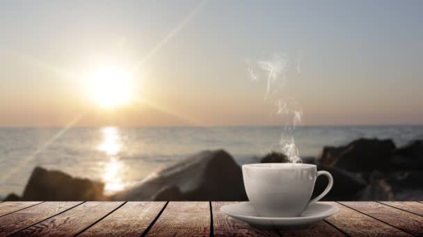 Café Quente Mesa Contra Fundo Amanhecer Mar — Vídeo de Stock