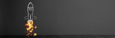 Büyüme işi konsepti. uçan roket