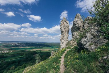 Avrupa 'daki dağların yaz manzarası