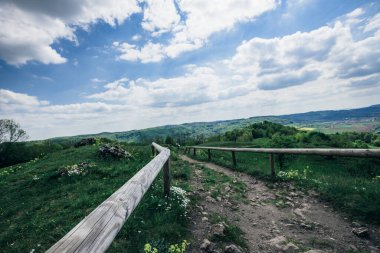 Avrupa 'daki dağların yaz manzarası