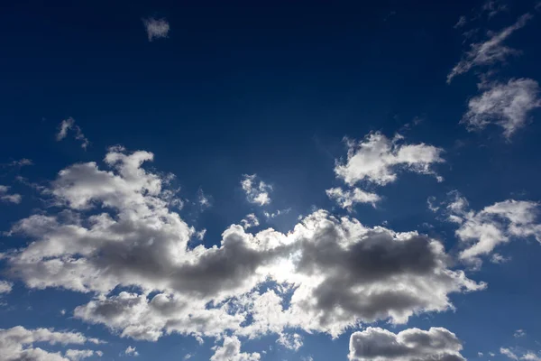 Weiße Wolken Fliegen Himmel — Stockfoto