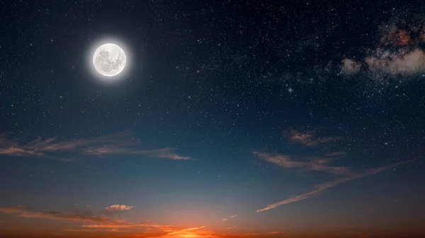Luna Strălucește Ajunul Crăciunului Lui Isus Hristos — Fotografie, imagine de stoc