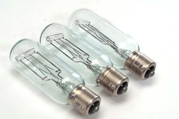 흰색 배경에 고립 된 전기 백열 램프 — 스톡 사진