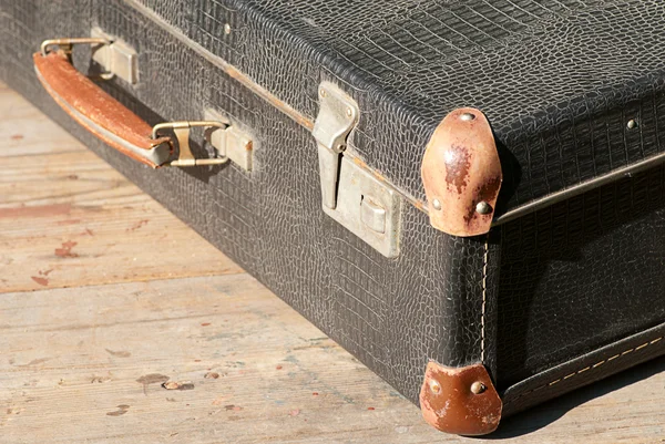 Retro a suitcase for travel — Stock Photo, Image