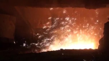 yüksek fırın Metalurji tesisi gelen sıvı metal eritme
