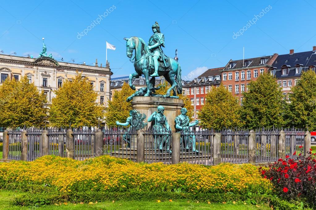 Christian V statue in Copenhagen, Denmark — Stock Photo © scanrail