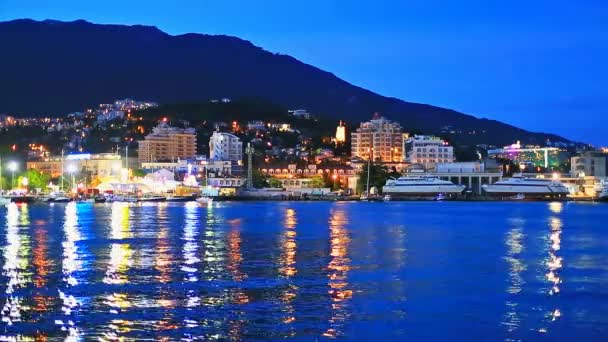 Natt panorama av Jalta, Krim, Ukraina — Stockvideo